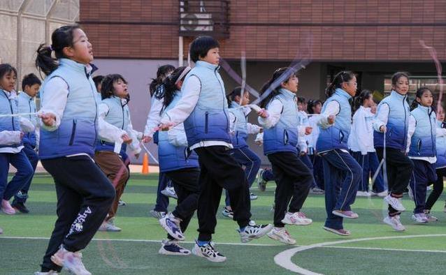 中考体育分值翻倍，学生跑断腿，家长急疯了？