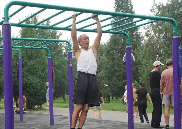 55岁前坚持运动，心脏更强韧，心衰风险能降多少？