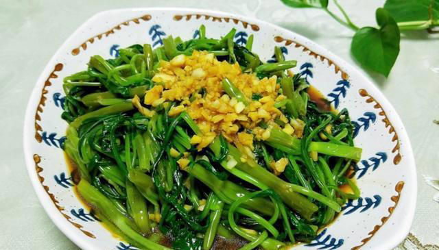 夏天湿热重，这碱性菜使劲吃，一清热二祛湿三通便，鲜嫩营养高