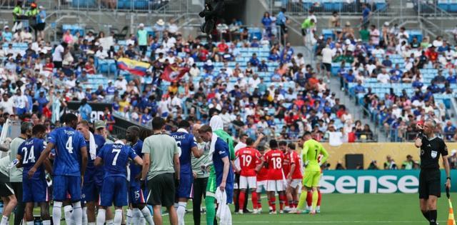 一场4-1引巨大争议！切尔西主帅炮轰：这不是足球，迪玛利亚哭了