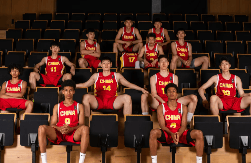 男篮U19世界杯：中国半场34-49德国，朱正7分3篮板3助攻