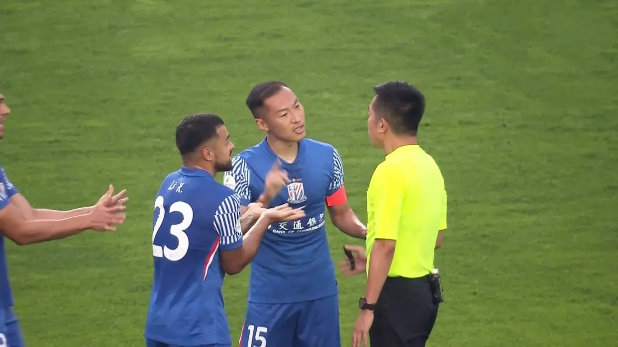 2-1！中超榜首再易主！申花取胜遭打击，无缘最强阵容战北京国安