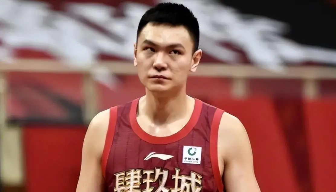CBA残酷淘汰赛，四大名将集体失业，岁月不饶人谁最可惜？