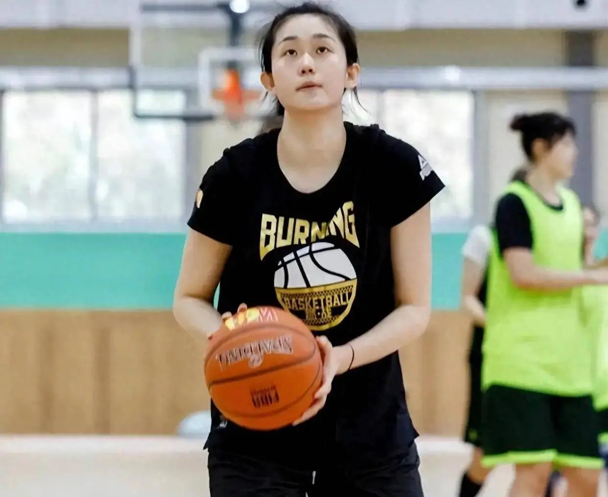 女篮亚洲杯名单将出炉，三人在宫鲁鸣淘汰名单上，女版赵继伟缺席