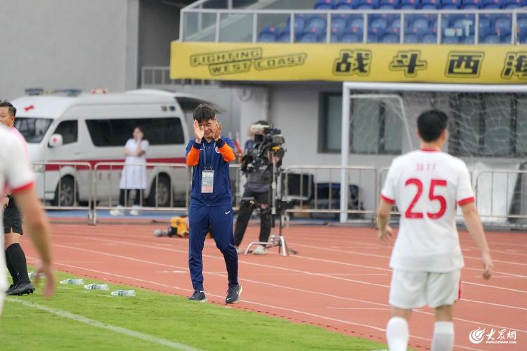 青岛西海岸1-0小胜海牛，戴维森世界波，兰克尔-泽错失空门