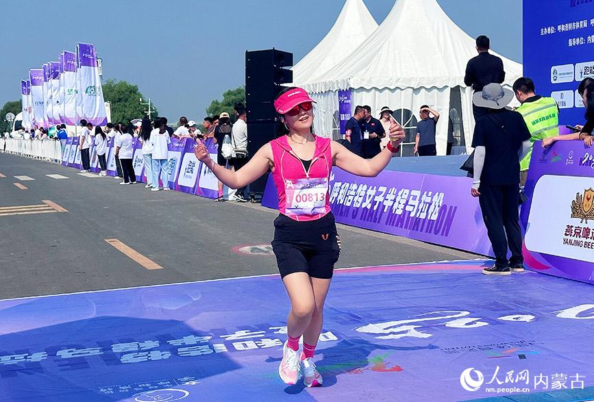 2025呼和浩特市女子半程马拉松举办 首创