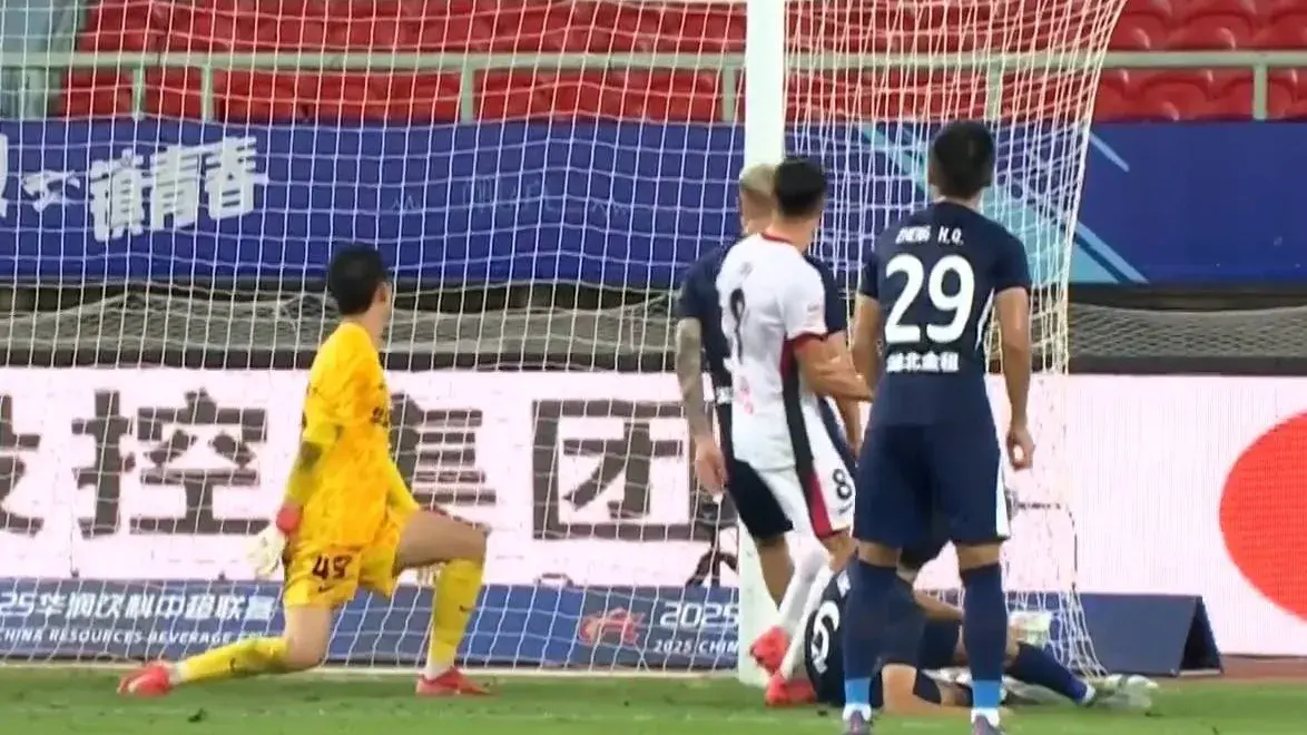2-2！2-1！中超又乱了，成都蓉城翻车，梅州八连败，申花重返榜首