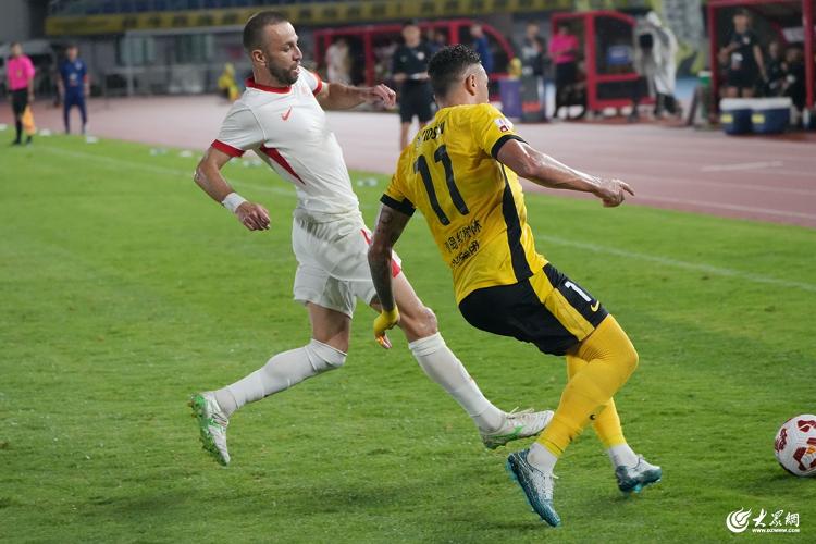 青岛西海岸1-0小胜海牛，戴维森世界波，兰克尔-泽错失空门