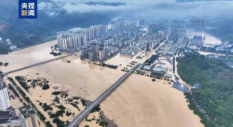 短时间两次被洪水侵袭，榕江的雨到底有多大？三天至少降下46个西湖