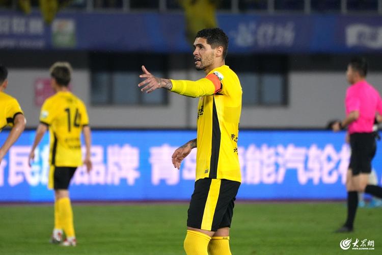 青岛西海岸1-0小胜海牛，戴维森世界波，兰克尔-泽错失空门