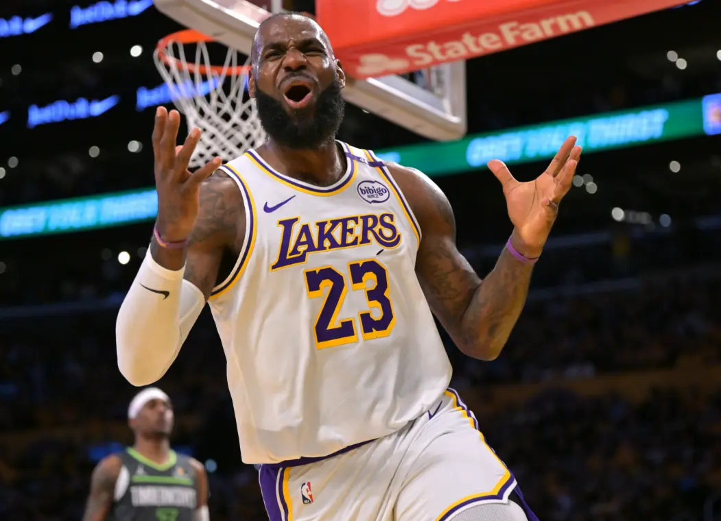 就在今天，詹姆斯再赚5260万，达成79年NBA独一无二的纪录