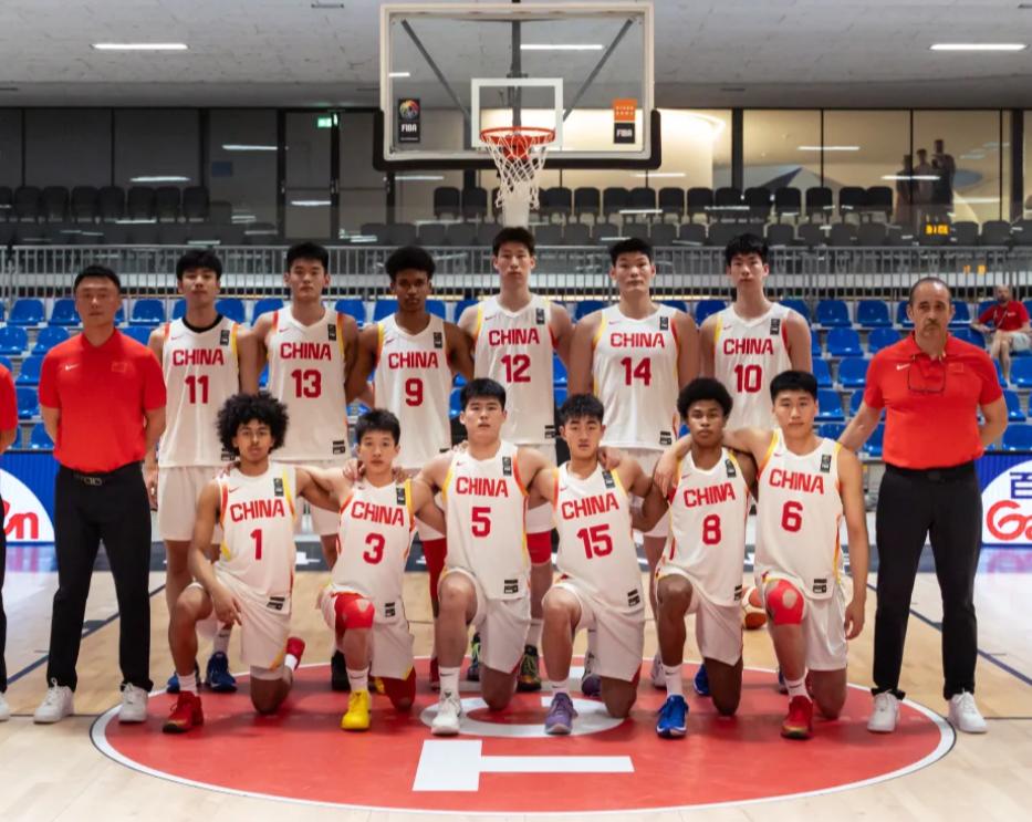 6+5+8封盖！郇斯楠首秀优劣势明显 对抗差+进攻烂+护框强
