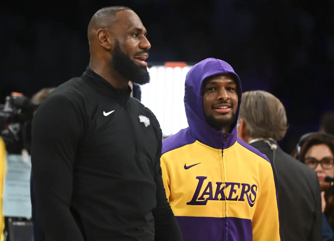 就在今天，詹姆斯再赚5260万，达成79年NBA独一无二的纪录