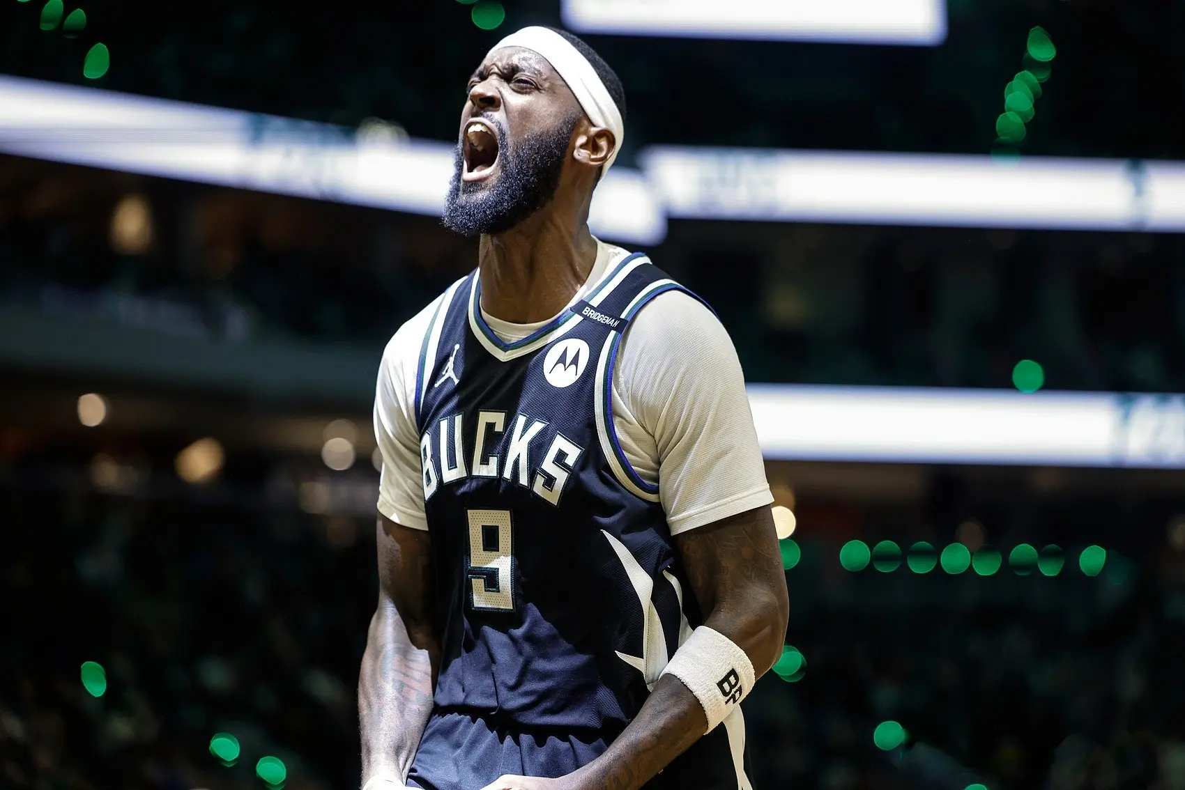 5年1.22亿！快船回报哈登，詹姆斯破NBA79年记录，湖人遭悍将拒绝