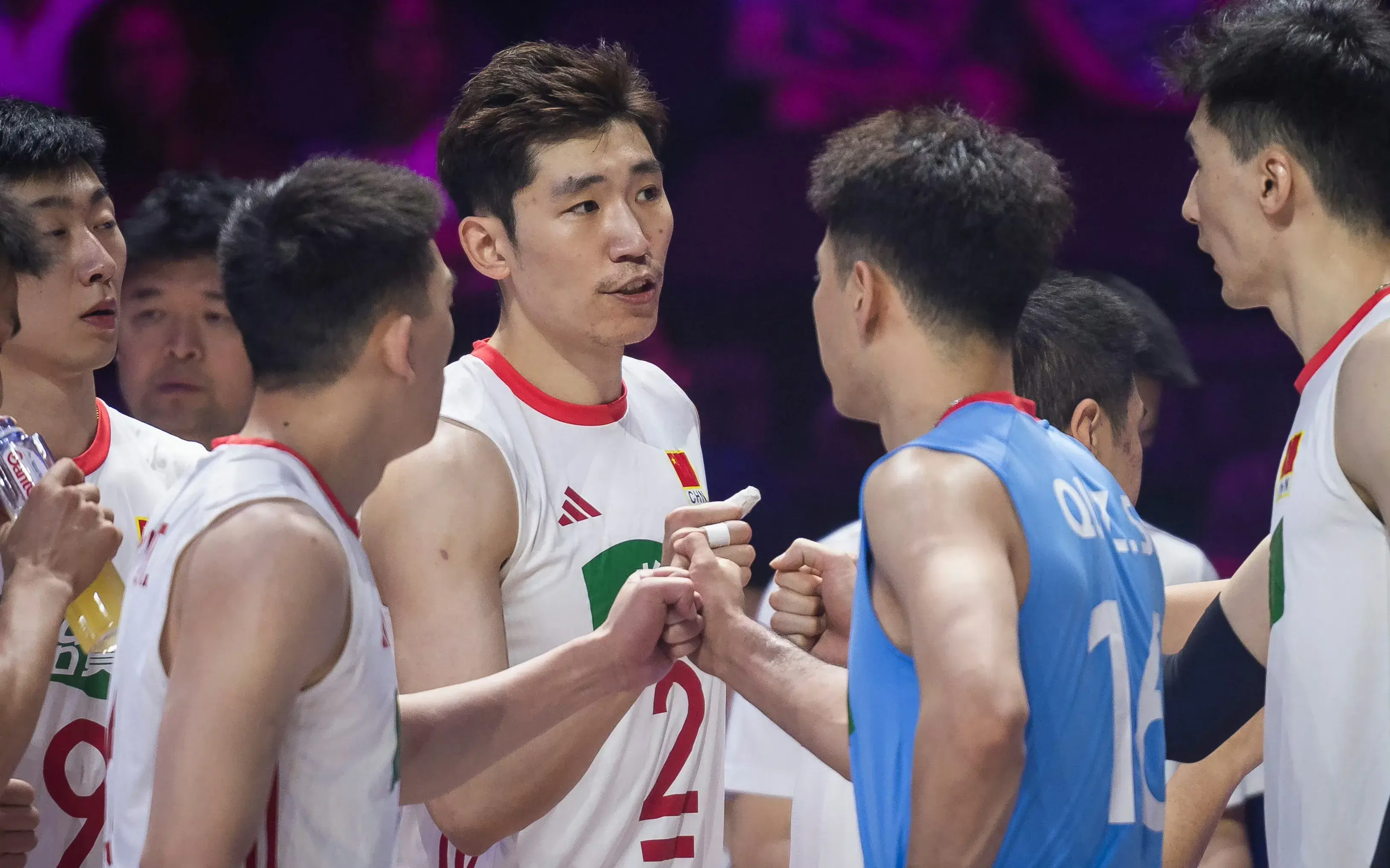 队长江川表态，教练海宁指出问题，中国男排高开低走，五连败收官