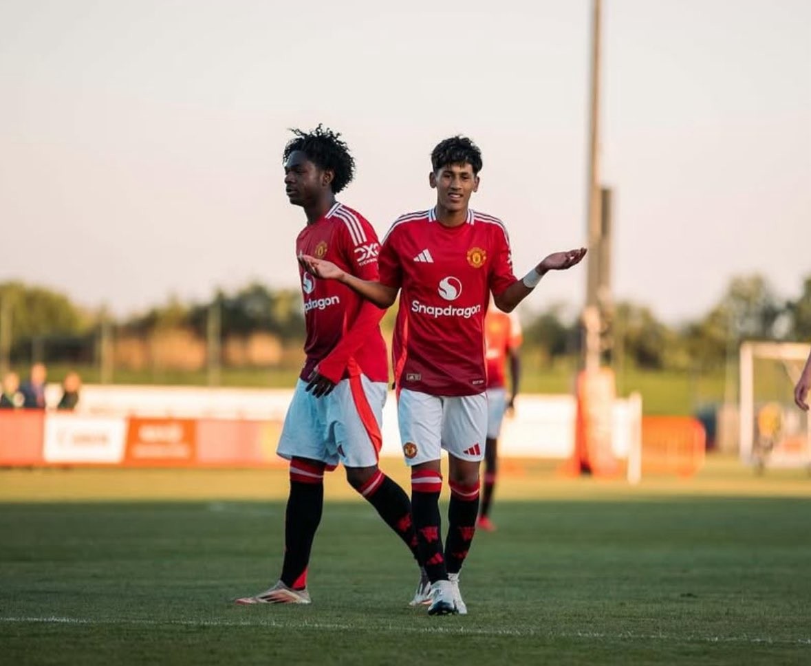 记者：尽管有球队挖角，曼联14岁天才JJ-加布里埃尔决定留队