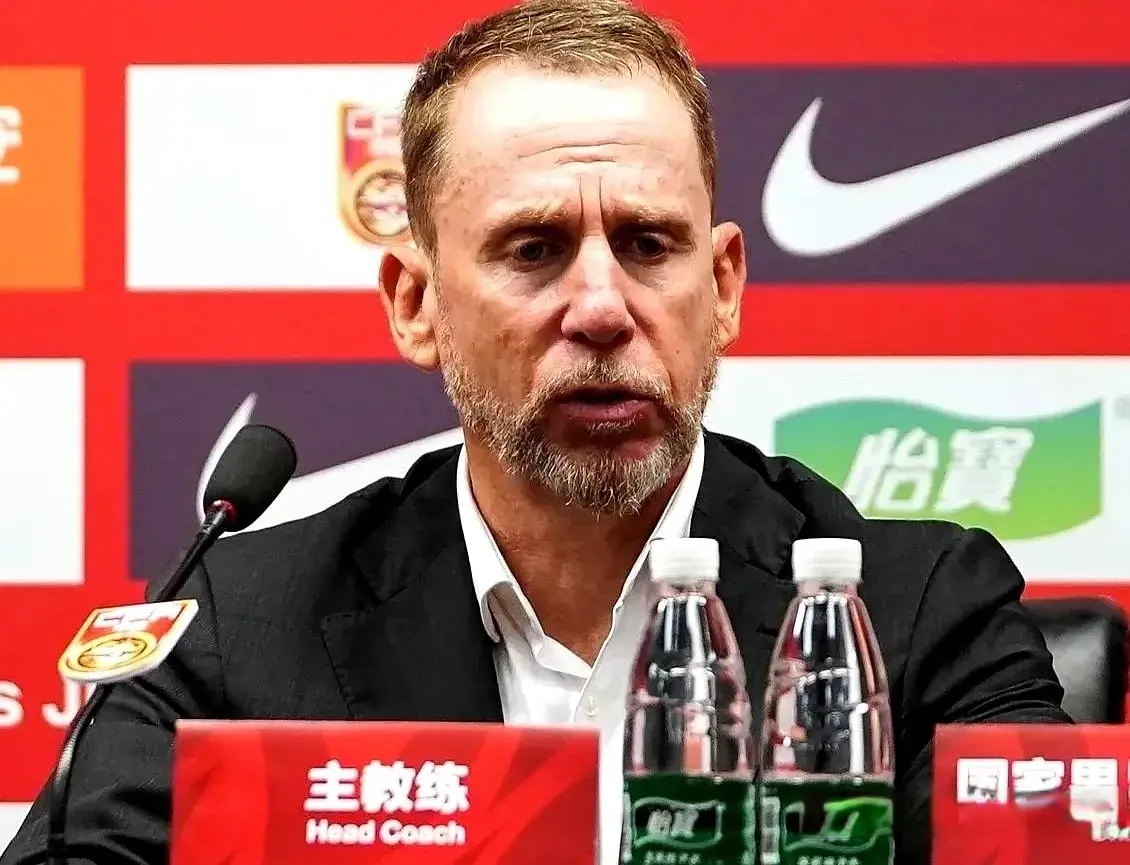 18点24，东亚杯国足vs日本，久帅率队第2战，迎好消息，有望爆冷
