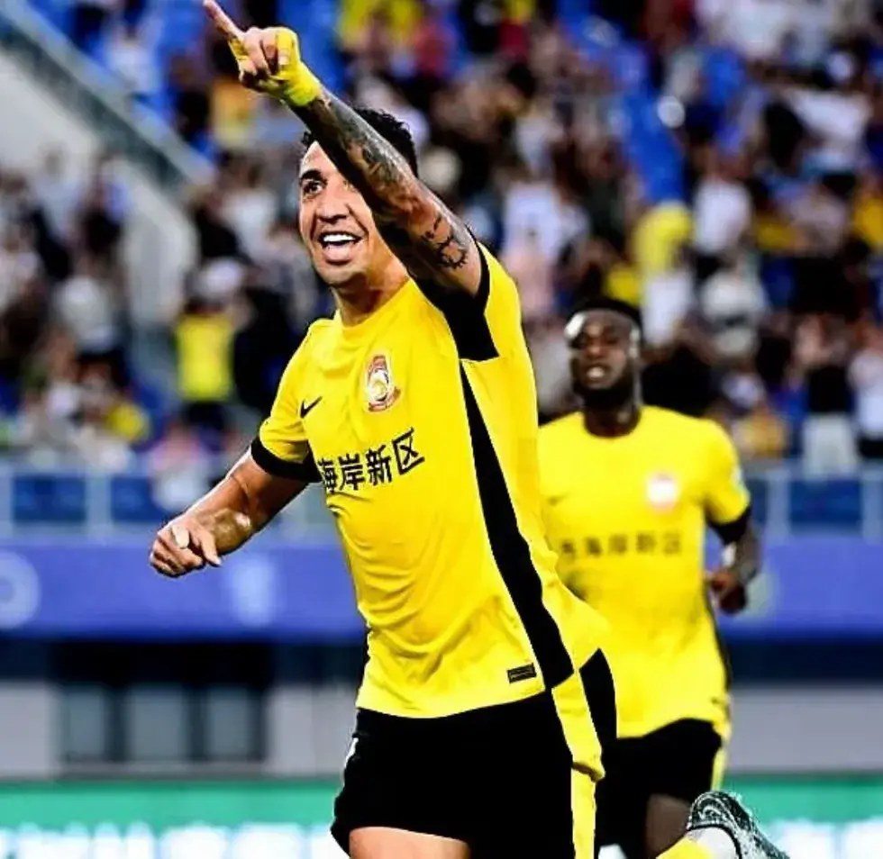 随着青岛海牛0:1西海岸以后，李霄鹏和教练组 极有可能做出4大改变