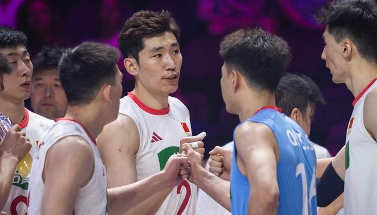 连输11局，5连败！中国男排0-3不敌加拿大，积分榜跌至倒数第4！