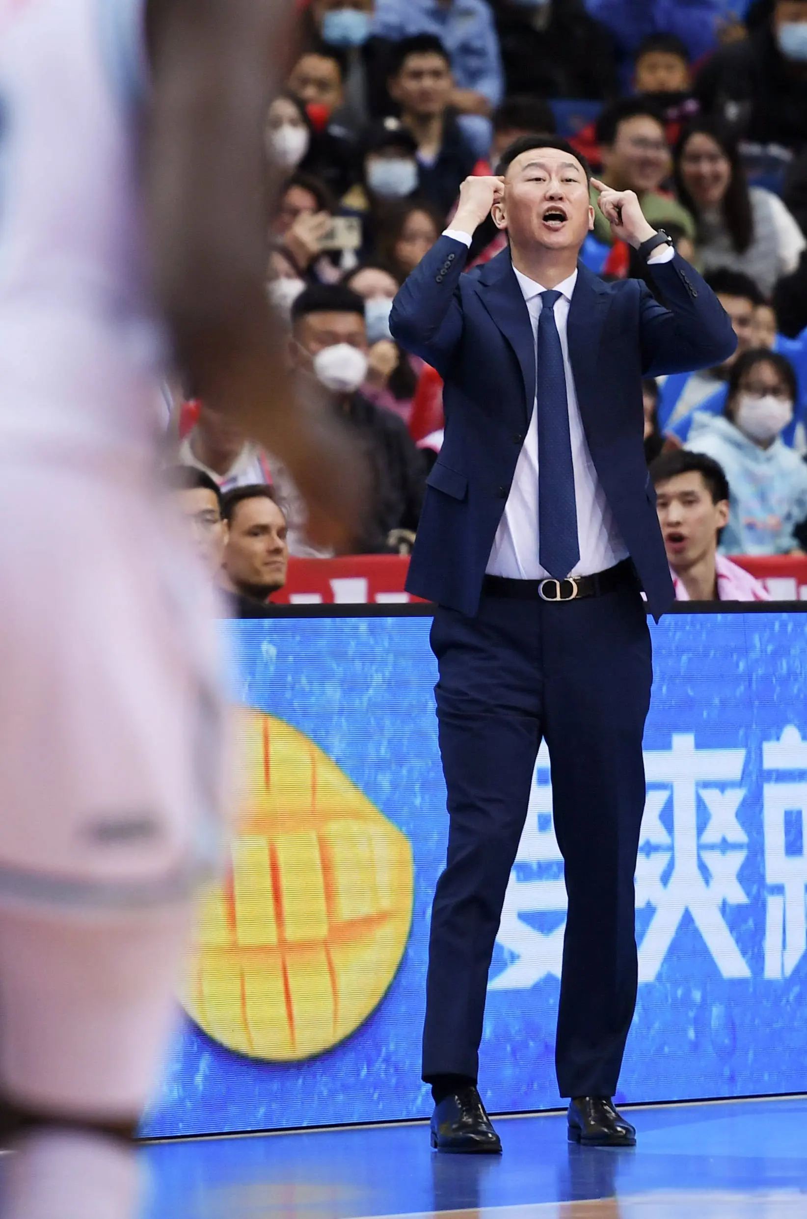 山东大汉合同到期，效力4年想换个环境，球迷：去填杨瀚森空缺吧