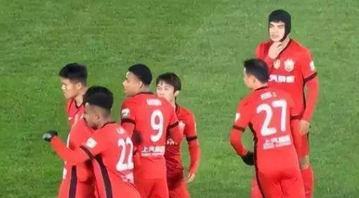 海港VS深圳：巴西铁腰坐镇 3大天才新星出击 莱昂纳多顶替古斯塔沃