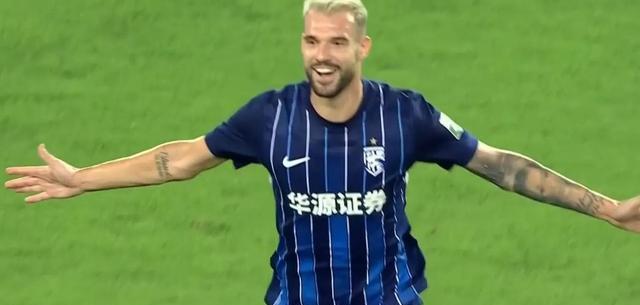 2-2！2-1！中超又乱了，蓉城翻车丢分，梅州八连败，申花重返榜首