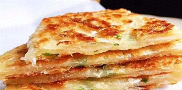 最快速葱油饼做法，外酥里软，不用饧面，凉了不硬，太节约时间了