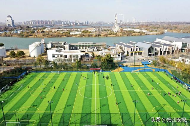 扬州七河八岛上，也有一个足球梦