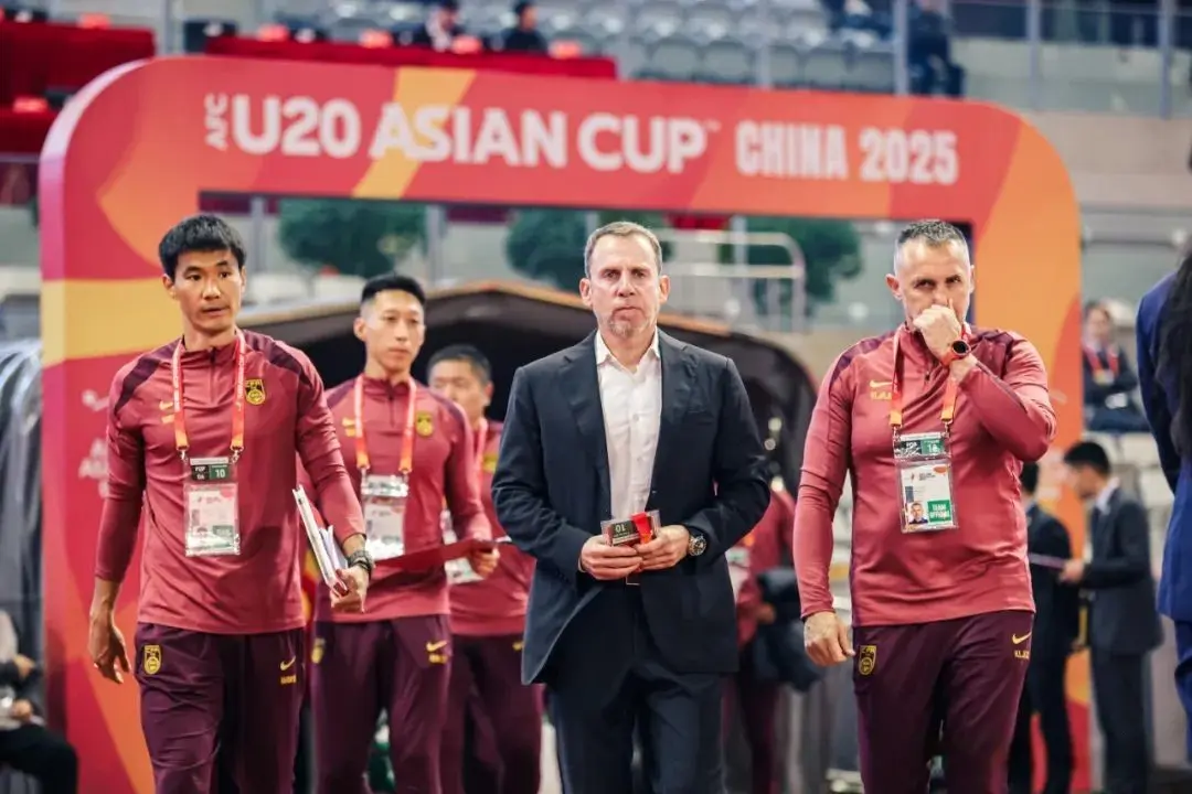 你不用我用！20岁泰山门将首进国家队，郑晋：打脸崔康熙 赢得民心