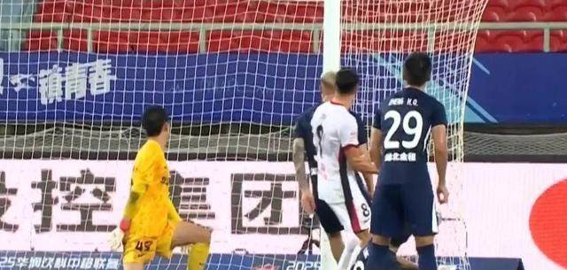 2-2！2-1！中超又乱了，蓉城翻车丢分，梅州八连败，申花重返榜首