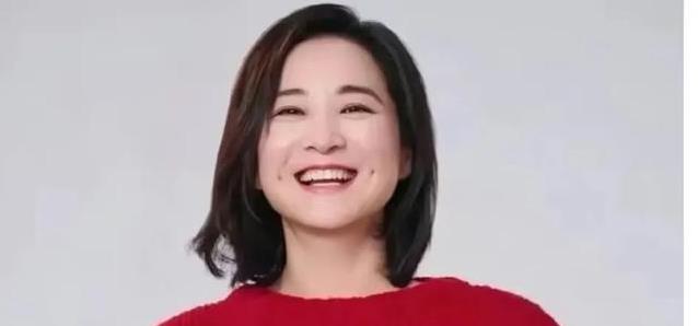 贾玲减重100斤变运动达人，联手汪顺打网球，下一场冲浪约定了？