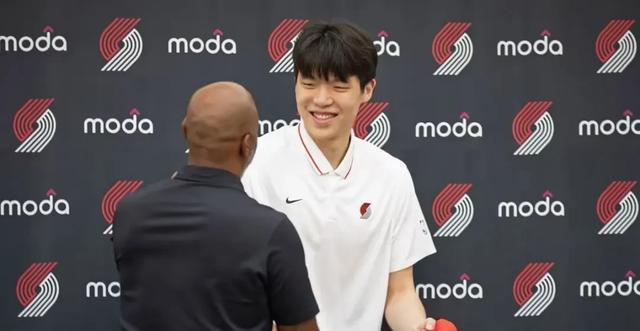 爆艾顿主动提出的买断，下家大概率湖人，和东契奇为同一经纪人