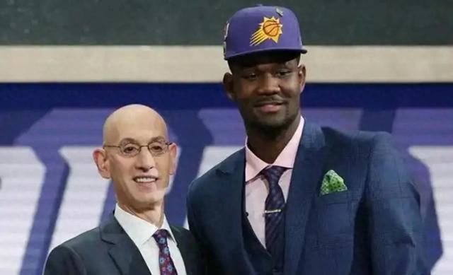 都是演戏，艾顿被买断，苏群一针见血，独行侠媒体说了大实话！