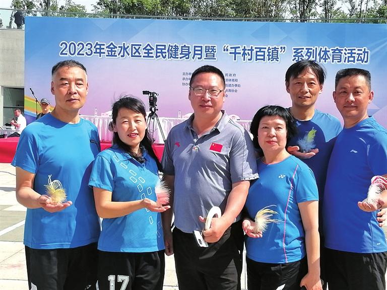 一毽钟情，他因为热爱所以坚持
