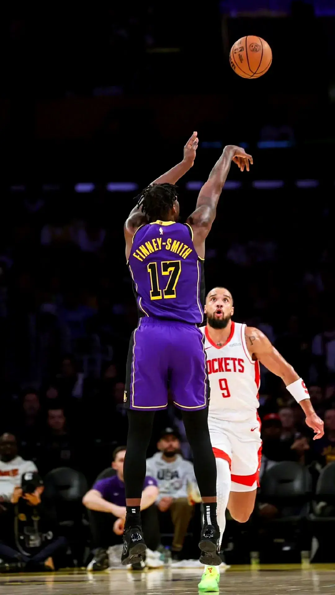 NBA传来多笔重磅签约，火箭起飞升空，湖人因小失大，勇士沉默！