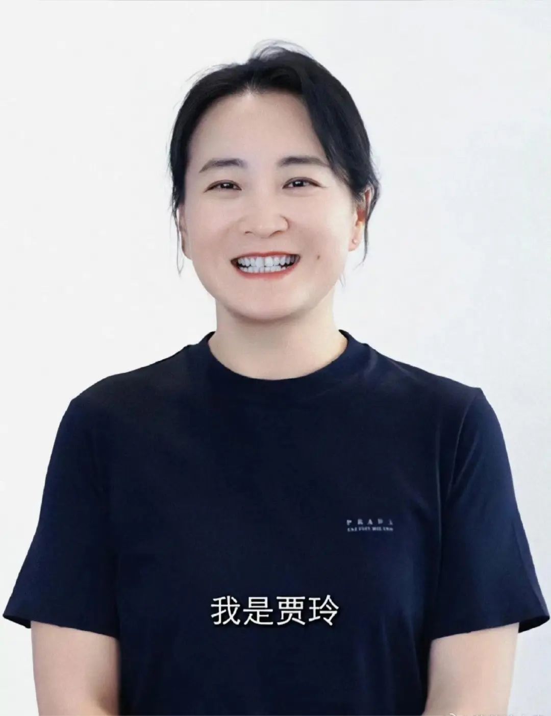 43岁贾玲与31岁汪顺同框，搞体育的与玩艺术的看了都沉默，贾玲这状态太“可怕”了