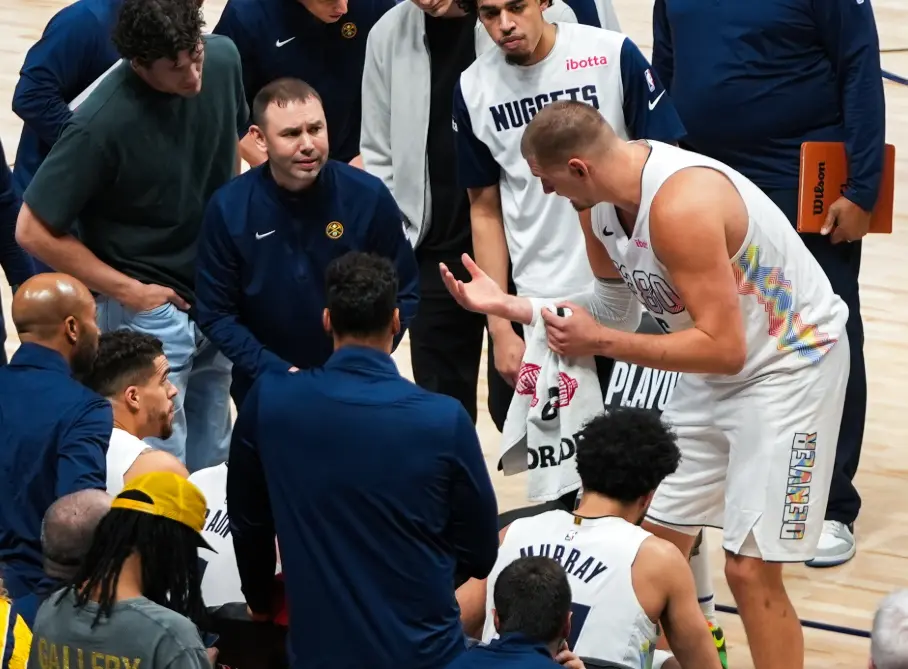 一笔交易，一笔签约，闷声发大财！NBA豪门崛起，打乱西部格局