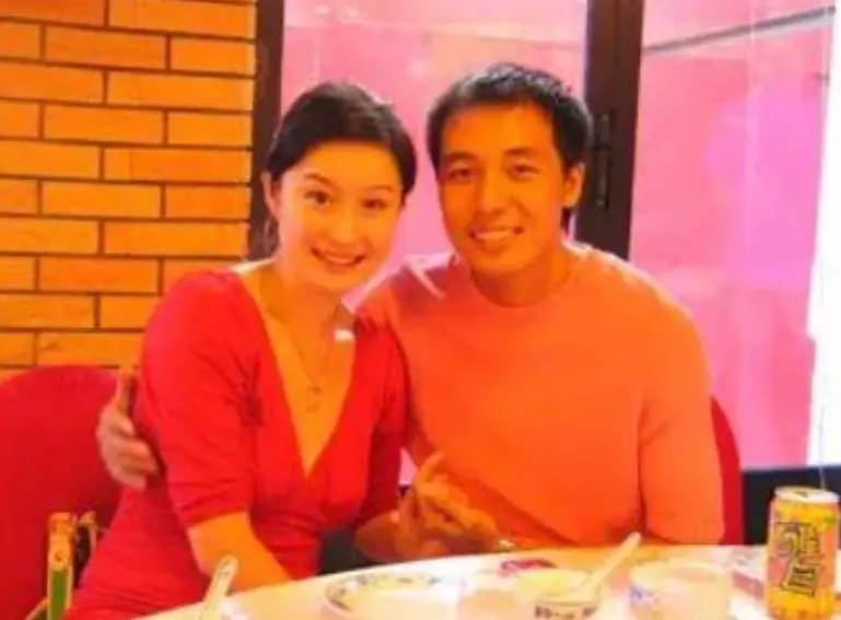 大连八冠王功臣张亚林：娶美女演员，28岁患淋巴癌，留下妻女离世