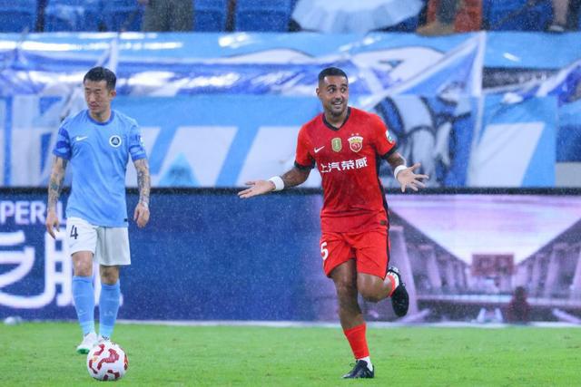 中超综合:国安申花取胜榜首之争愈烈