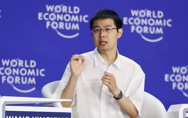 机器人踢球秒杀真人？杭州科创亮绝活，夏季达沃斯惊艳全场