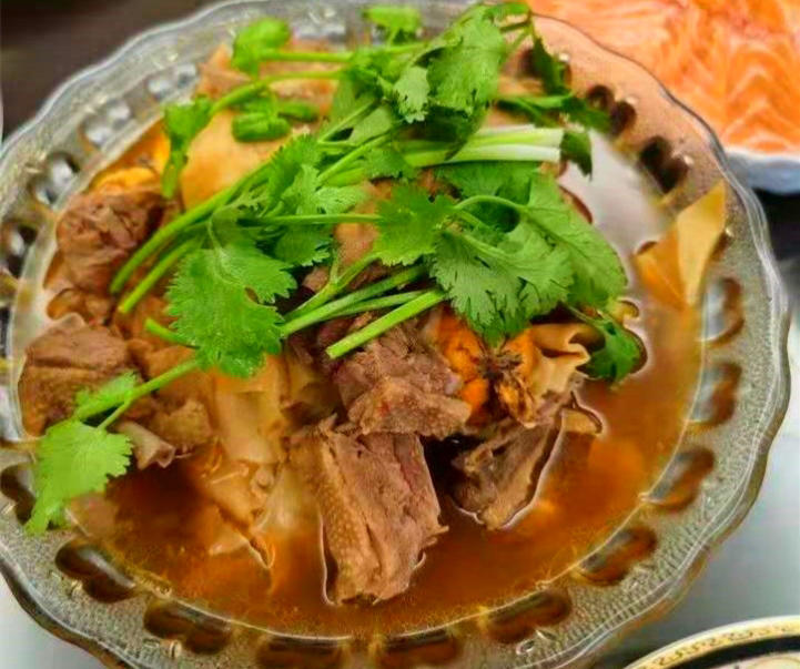 夏季天热多吃这肉，温和滋补，比牛羊肉还补，腿脚好精神佳！