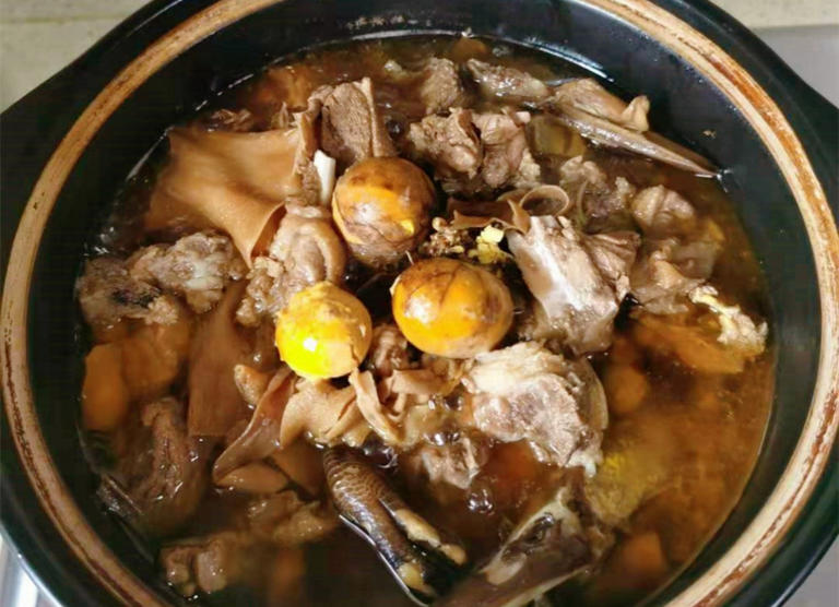 夏季天热多吃这肉，温和滋补，比牛羊肉还补，腿脚好精神佳！