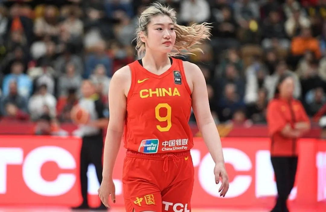 国际篮联官宣！中国女篮PK亚洲第三，李梦出局后再做耐人寻味举动