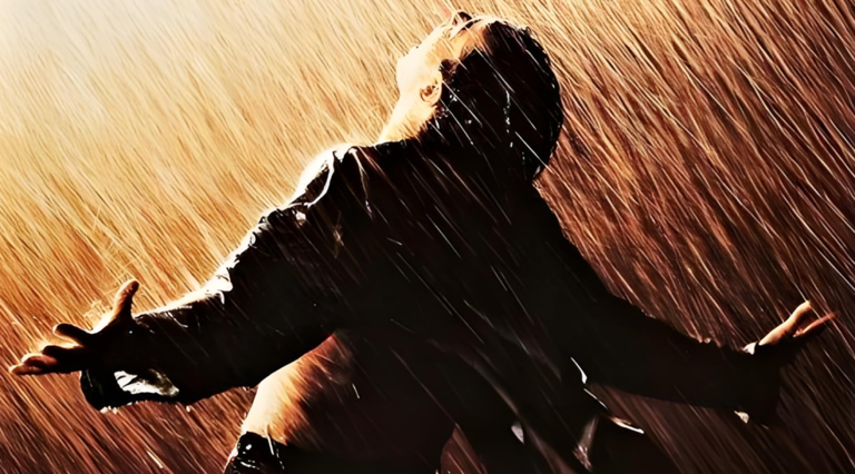 当一个人不尊重你、轻视你、贬低你时，不要沟通，不要愤怒，只需记住“镜子效应”