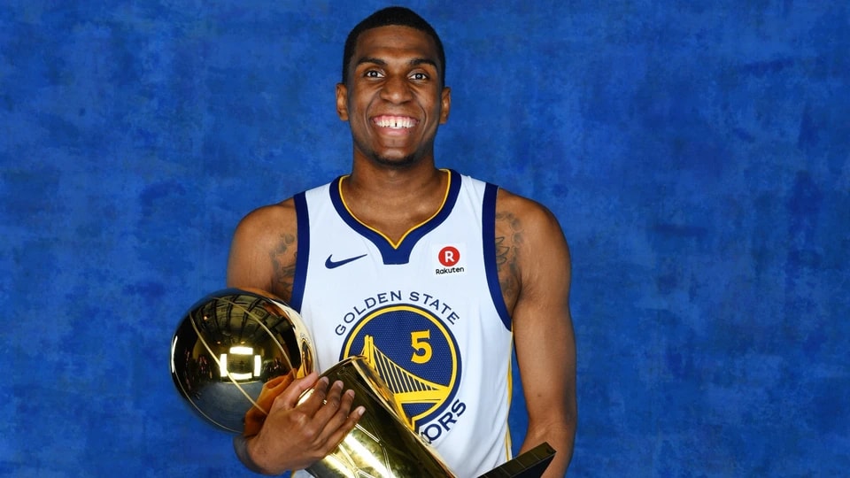 NBA自由球员追踪：勇士队自由球员第一天完全失败
