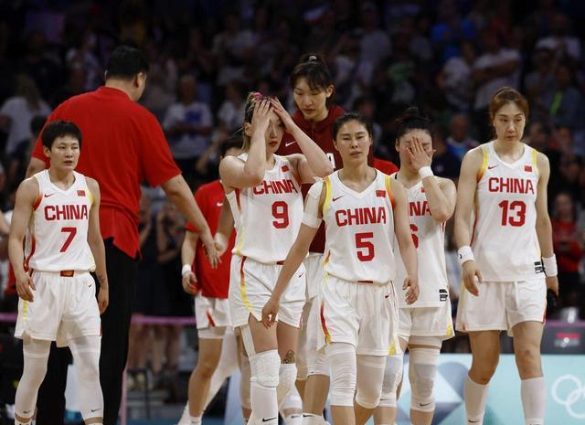 中国女篮位居榜首？张子宇的亮相，戳穿了多少伪球迷的真实面目
