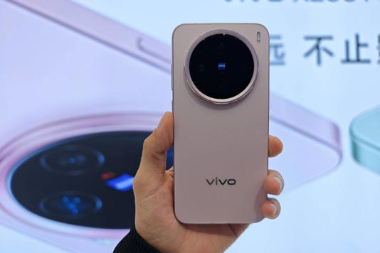 小屏手机依旧香？小米15、vivo X200 Pro mini、一加13T哪款值得入手