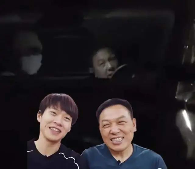 秦岚喝醉酒被搀扶，破除备孕之说，疑似跟魏大勋感情受阻心情不佳！
