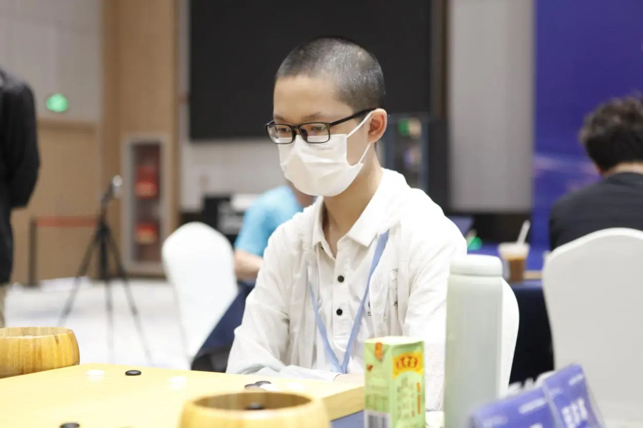 衢州烂柯杯本赛首轮中国棋手14胜9负，胡耀宇唐嘉雯过关成全场亮点
