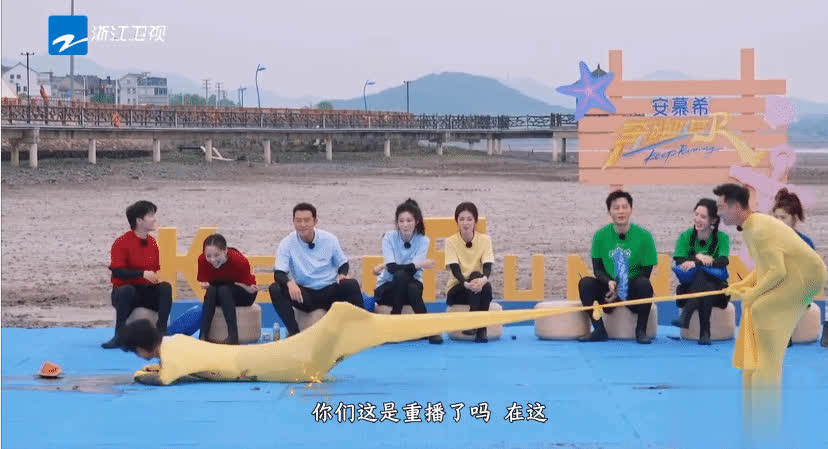 奔跑吧拔河赛全员疯化，周深爆梗名场面让观众笑飙泪！